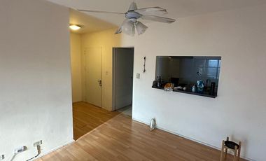 VICENTE LOPEZ, DEPARTAMENTO MONOAMBIENTE CON BALCÓN ATERRAZADO, PARRILLA Y COCHERA