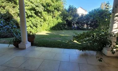 Casa en venta - 5 Dormitorios 3 Baños - 800mts2 - Pilar