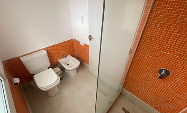 ALQUILER TEMPORAL, CASA, BARRIO BOSQUE, LOTE AL 100, 5 AMBIENTES