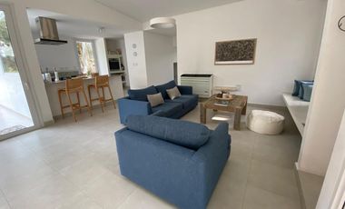 ALQUILER TEMPORAL, CASA, BARRIO BOSQUE, LOTE AL 100, 5 AMBIENTES