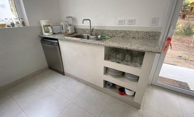 ALQUILER TEMPORAL, CASA, BARRIO BOSQUE, LOTE AL 100, 5 AMBIENTES