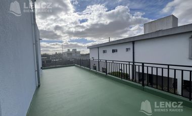 Venta Casa 4 ambientes con Cocheras, Piscina, Jardin, Barrio Privado Los Troncos Berazategui