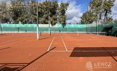 Venta Casa 4 ambientes con Cocheras, Piscina, Jardin, Barrio Privado Los Troncos Berazategui