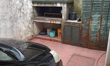 Casa en venta - 3 Dormitorios 3 Baños - Cochera - 150Mts2 - Lobos