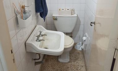 Casa en venta - 3 Dormitorios 3 Baños - Cochera - 150Mts2 - Lobos