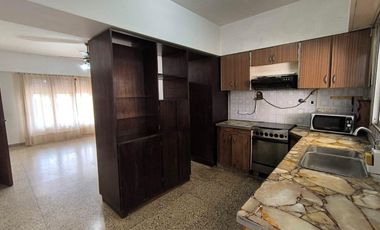 Casa en venta - 3 Dormitorios 3 Baños - Cochera - 150Mts2 - Lobos