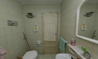 Casa con tres dormitorios y garage. Banfield Este