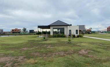 Terreno en venta - 735mts2 - San Vicente