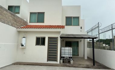 Casa en venta a sólo 20 minutos de la playa.