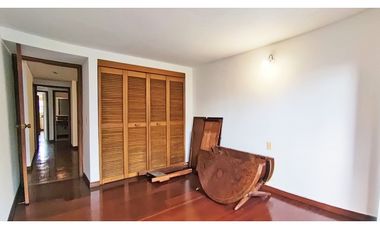 Vendo apto clásico de 197 M2 en Patio Bonito perfecto para remodelar