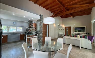 Casa de 4 dormitorios,. Pileta .Gas natural. Barrio Alamos de Pinamar