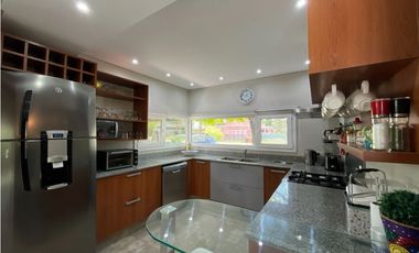 Casa de 4 dormitorios,. Pileta .Gas natural. Barrio Alamos de Pinamar