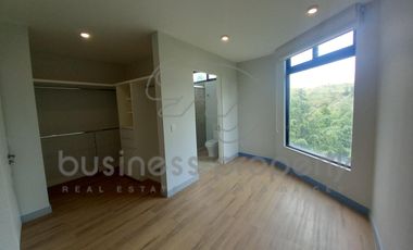 Gran oportunidad Casa dentro de la Sexta Sección de Lomas Verdes