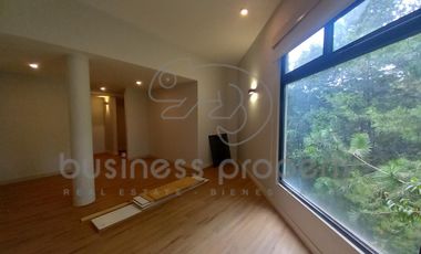 Gran oportunidad Casa dentro de la Sexta Sección de Lomas Verdes