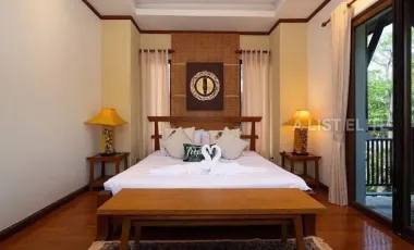 Thai Modern Style Home Near Floating Market with Saltwater Pool