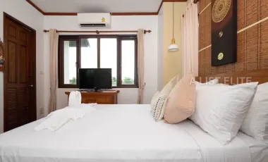 Thai Modern Style Home Near Floating Market with Saltwater Pool