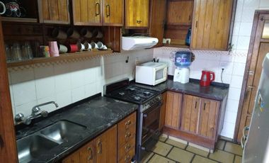 VENTA CASA 4 DORMITORIOS Y COCHERA EN GODOY CRUZ