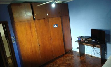 VENTA CASA 4 DORMITORIOS Y COCHERA EN GODOY CRUZ