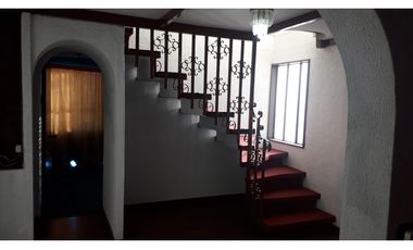 Amplia casa en Miraflores Alto