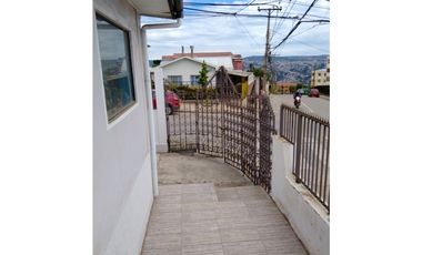Amplia casa en Miraflores Alto