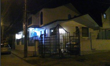 Amplia casa en Miraflores Alto