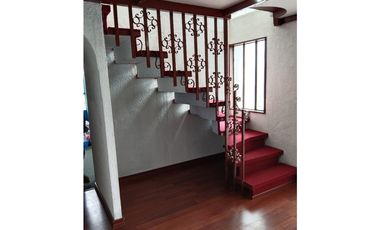 Amplia casa en Miraflores Alto