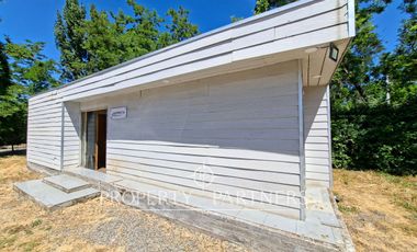 Gran planta frutícola a puerta cerrada