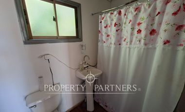 Gran planta frutícola a puerta cerrada