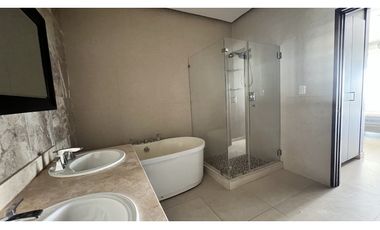 Venta: Apartamento reposeído en Avenida Balboa PH Rivage Tower