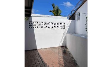 CHANIS / URB. LOS LAURELES / 192M / 2 NIVELES / 4 HABITACION / TERRAZA