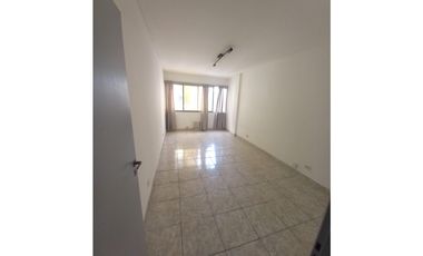 Dos ambientes en pleno centro porteño, a metros del Subte