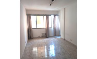 Dos ambientes en pleno centro porteño, a metros del Subte