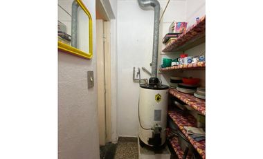 CASA DE 2 AMBIENTES CON ESTACIONAMIENTO SEMICUBIERTO