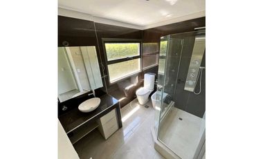 VENTA DE EXCLUSIVA CASA- B°LAS CANDELAS II, CHACRAS DE CORIA