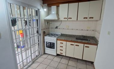 Casa PH en alquiler en Lanus Oeste