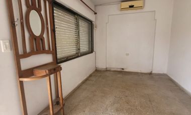 Casa con Departamento en venta en Quilmes Oeste