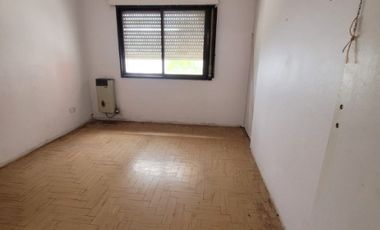 Casa con Departamento en venta en Quilmes Oeste