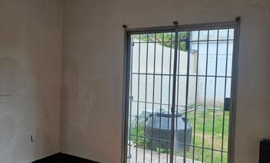 Casa PH en alquiler en Castelar Sur