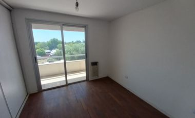 Dúplex en venta de 2 dormitorios c/ cochera en Maipú centro