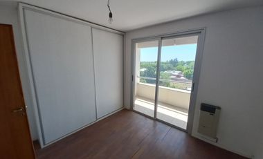 Dúplex en venta de 2 dormitorios c/ cochera en Maipú centro