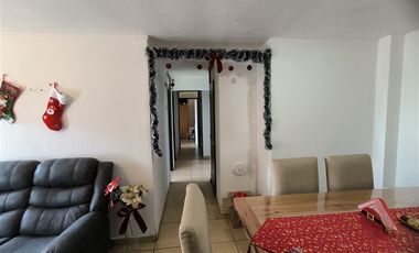 Departamento en Arriendo en 3 dormitorios con estacionamiento