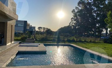 Casa en alquiler amoblada - Barrio Santa Inés, Canning