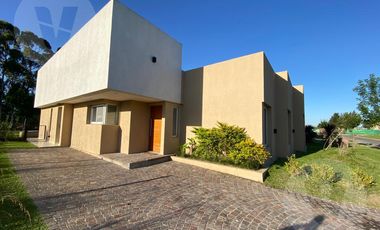 Casa en alquiler amoblada - Barrio Santa Inés, Canning