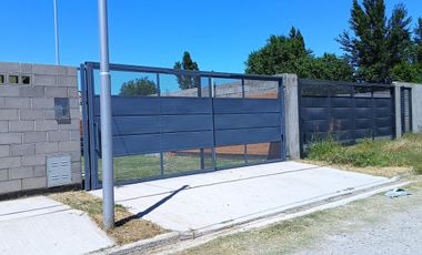 EN VENTA LOCAL COMERCIAL CON CÁMARA FRIGORÍFICA MAS DEPTO | ALTOS DE ALBERDI 1 - PLOTTIER/NEUQUEN