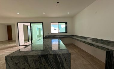 CASA EN VENTA MÉRIDA, 4 HABITACIONES, 689.23M2 TERRENO