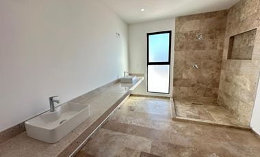 CASA EN VENTA MÉRIDA, 4 HABITACIONES, 689.23M2 TERRENO