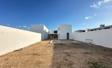 CASA EN VENTA MÉRIDA, 4 HABITACIONES, 689.23M2 TERRENO