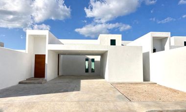 CASA EN VENTA MÉRIDA, 4 HABITACIONES, 689.23M2 TERRENO