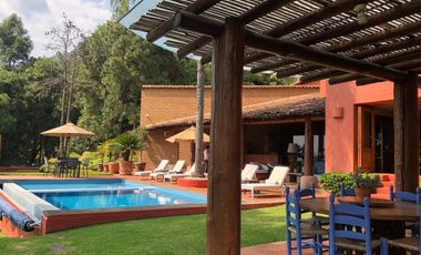 VALLE DE BRAVO EXCELENTE PROPIEDAD EN INCREIBLE UBICACION