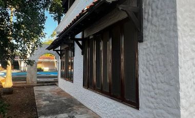 RESIDENCIA EN PRIVADA COLONIAL, EN CHUBURNA